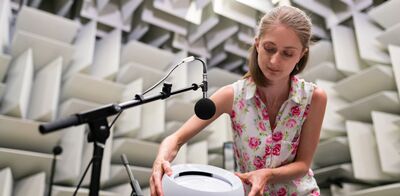 Engineer in an acoustic measurement envíronment